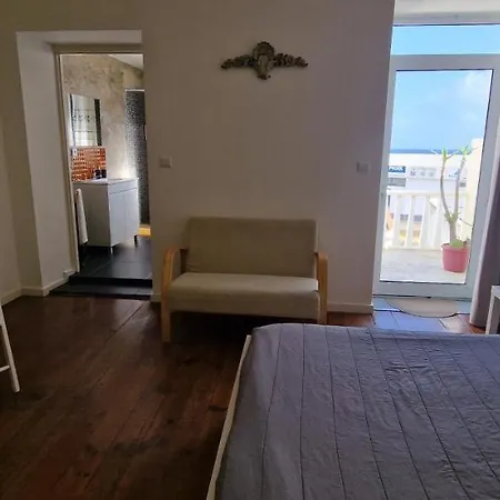 A-tipica בית הארחה Ponta Delgada