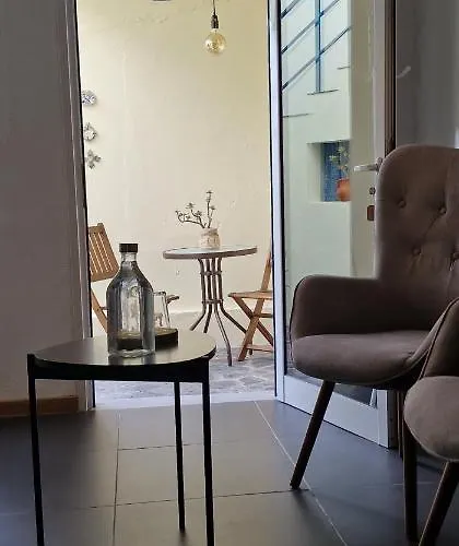 A-tipica 招待所 蓬塔德尔加达