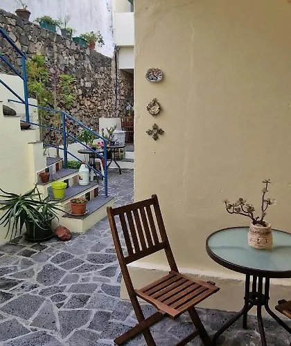 A-tipica * 蓬塔德尔加达